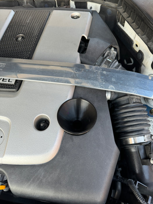 Threaded oil fill funnel