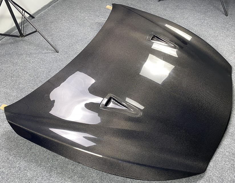 Carbon fiber GTR style hood