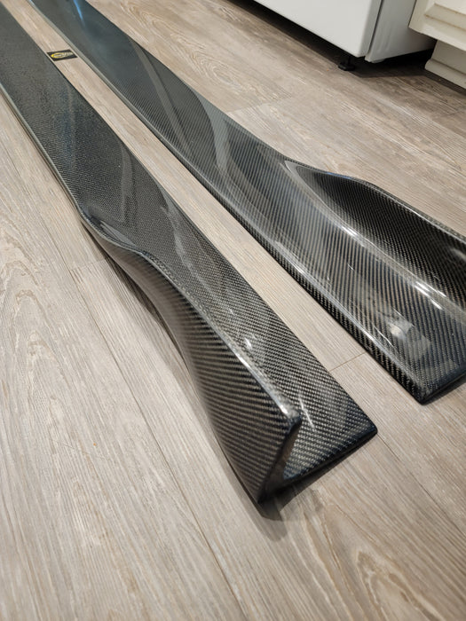 Carbon fiber side skirts