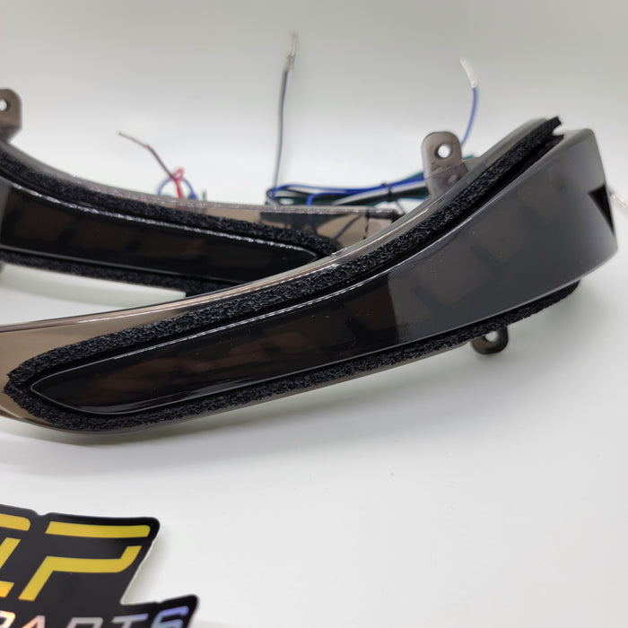 Mirror sequential lights