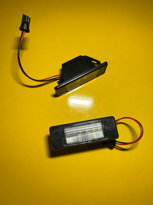 Q50 2pcs White LED License Plate light